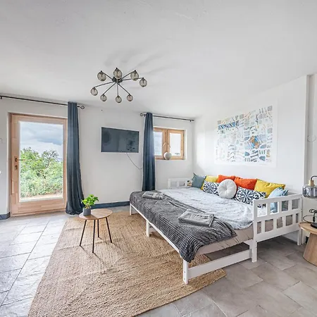 Infinity Apartment *